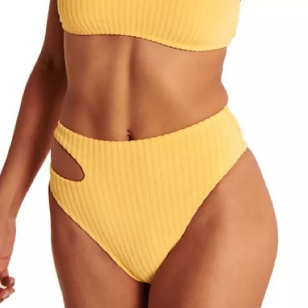 NWT Abercrombie and Fitch High Leg Cheeky Bikini Bottom Size XS